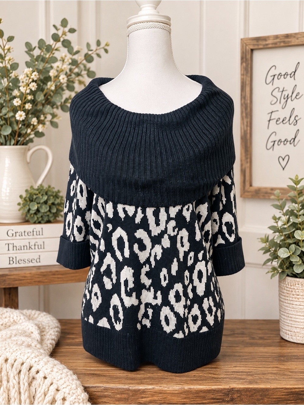 Ruby Rd. Women’s Medium Black White Animal Print Sweater